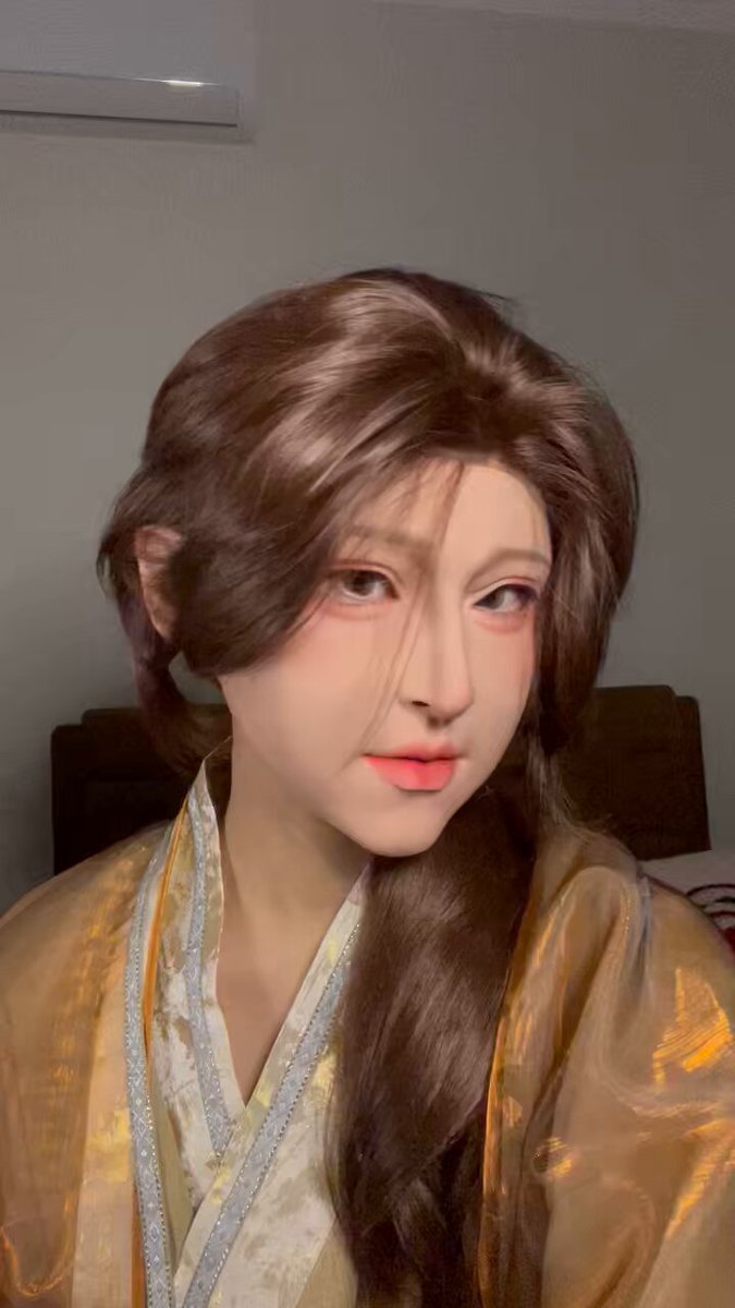 其实这套汉服是想买来给男面搭配的但是又想多拍点里樱所以先用来搭配里樱了🥺🤲🏻✨非常温和的美丽总之超级喜欢……