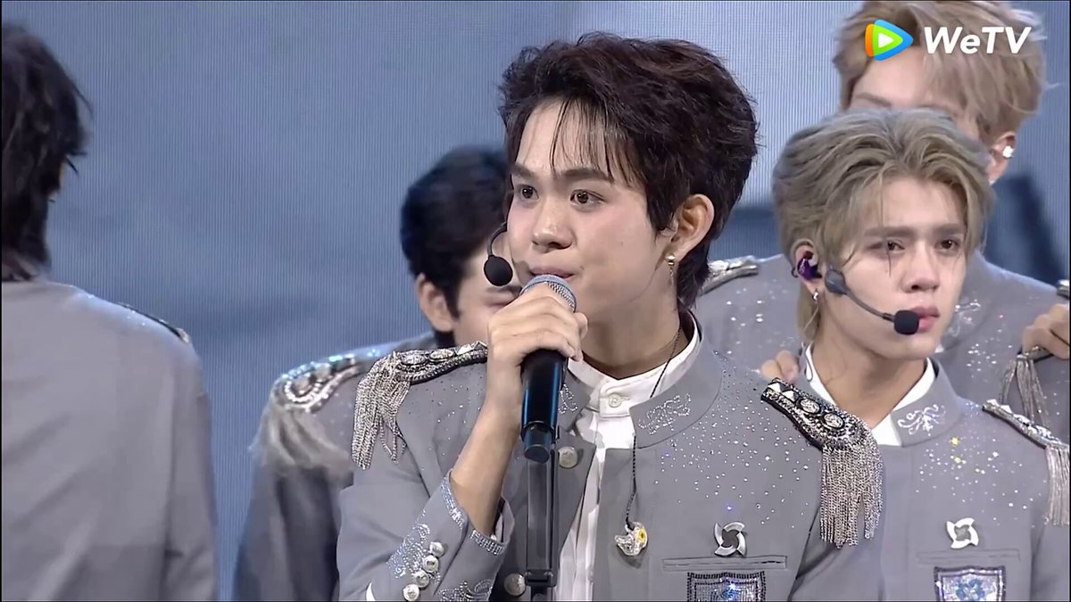 THI O : พี่เจฟครับ ขอบคุณพี่เจฟมากครับ ที่สอนผมว่า ความพยายาม สักวันมันจะถูกค้นพบครับ 😭😭😭😭😭 #CHUANGAsiaGrandDebutNight #JeffSatur 𝗝 𝗘 𝗙 𝗙 𝗦 𝗔 𝗧 𝗨 𝗥 (罗杰夫)