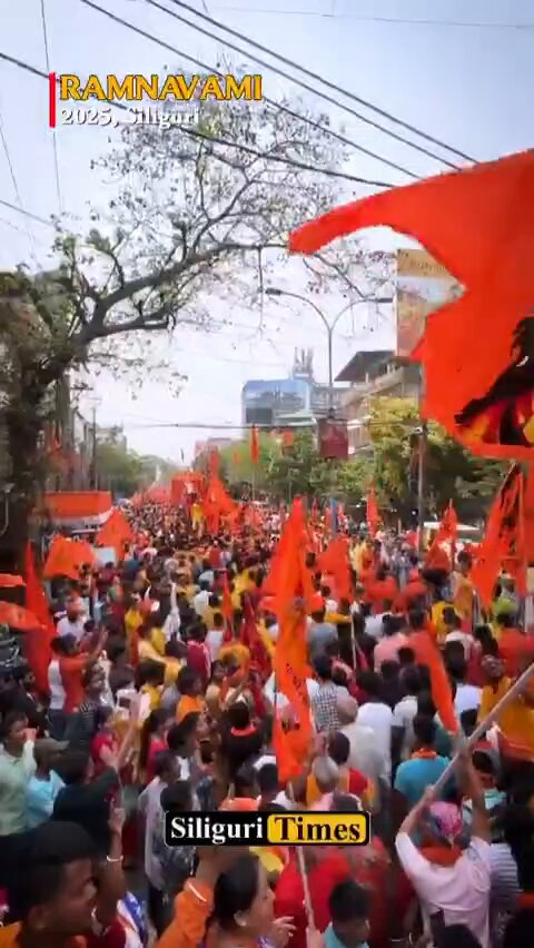 🚨 AMAZING visual from Siliguri MASSIVE number of people participated in the Ram Navami celebrations today🔥