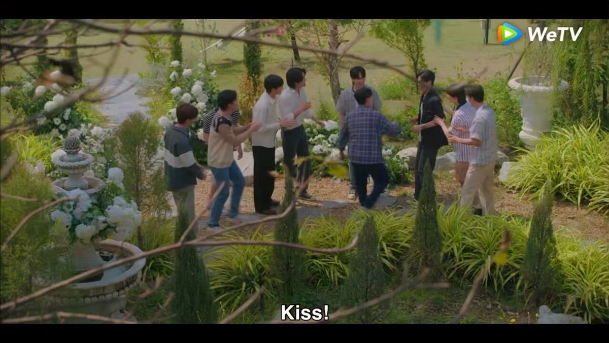 PerthSanta: cute kiss AouBoom: AouBoom 😭 #Perfect10LinersFinalEP