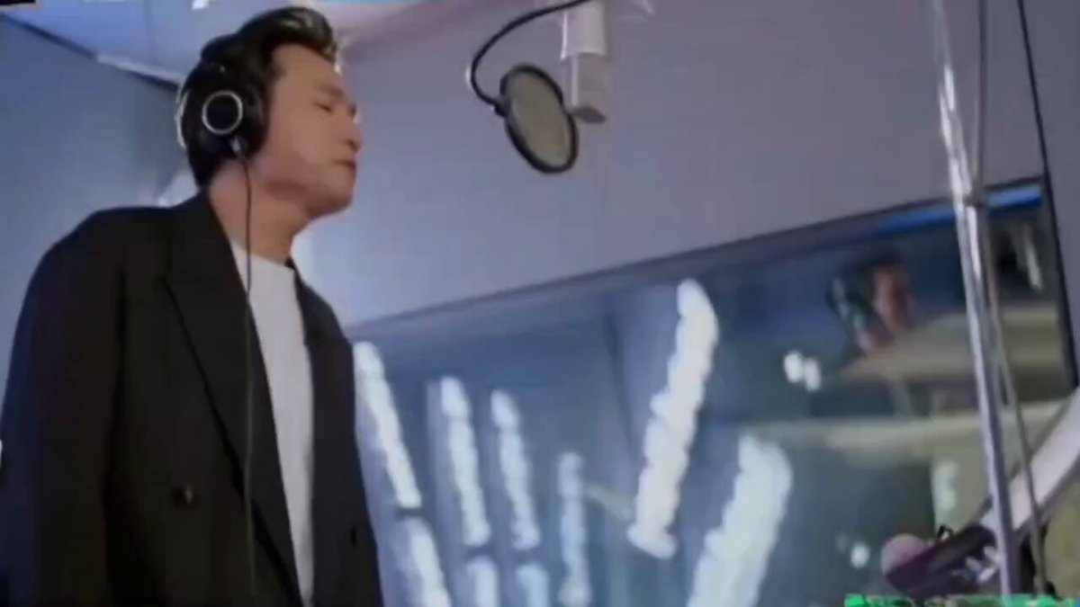 BSS with Taeyang and Daesung reacting to Actor Hwang Jung Min' recording session~ this is a preview for next week' good day! #HOSHI #호시 #세븐틴 #SEVENTEEN