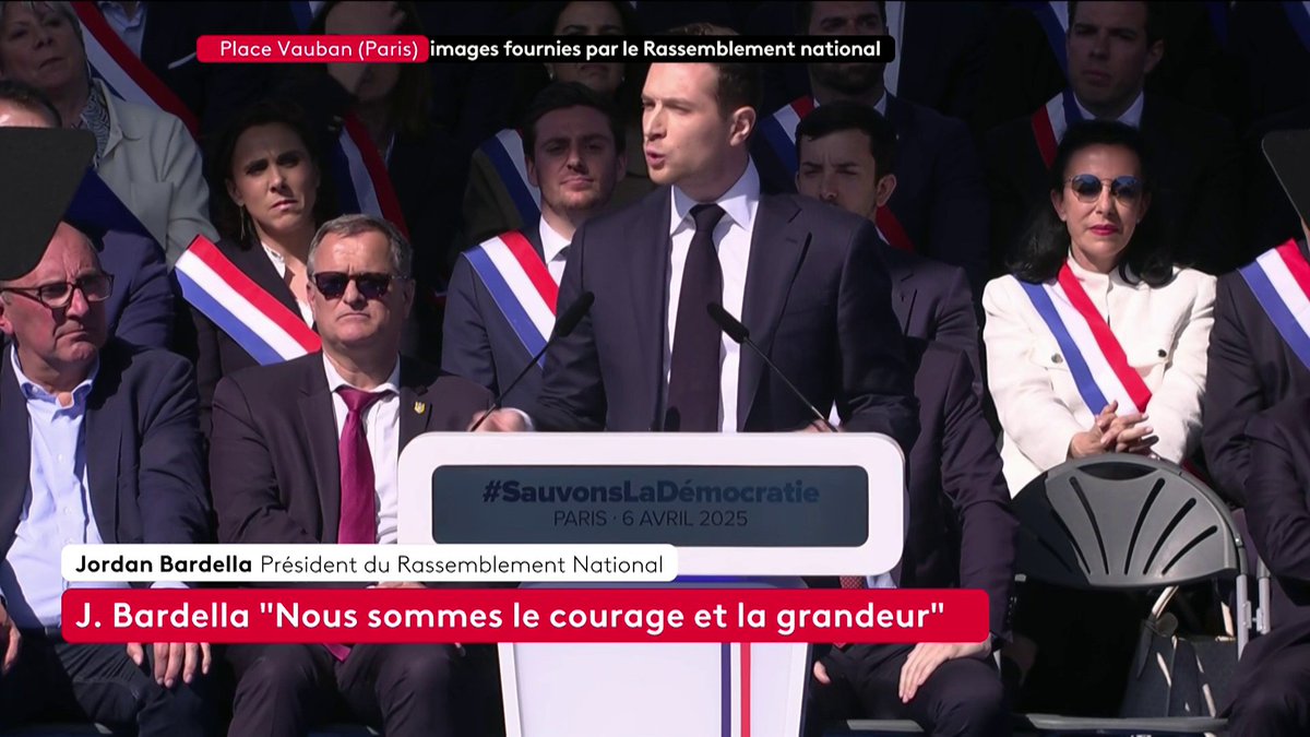 🔴 DIRECT 🗣"Ils ont voulu éteindre une voix, ils ont réveillé le peuple de France !", lance Jordan Bardella, président du RN, en prenant la parole place de Vauban, à propos de "cette décision judiciaire injuste et scandaleuse prononcée contre Marine Le Pen"