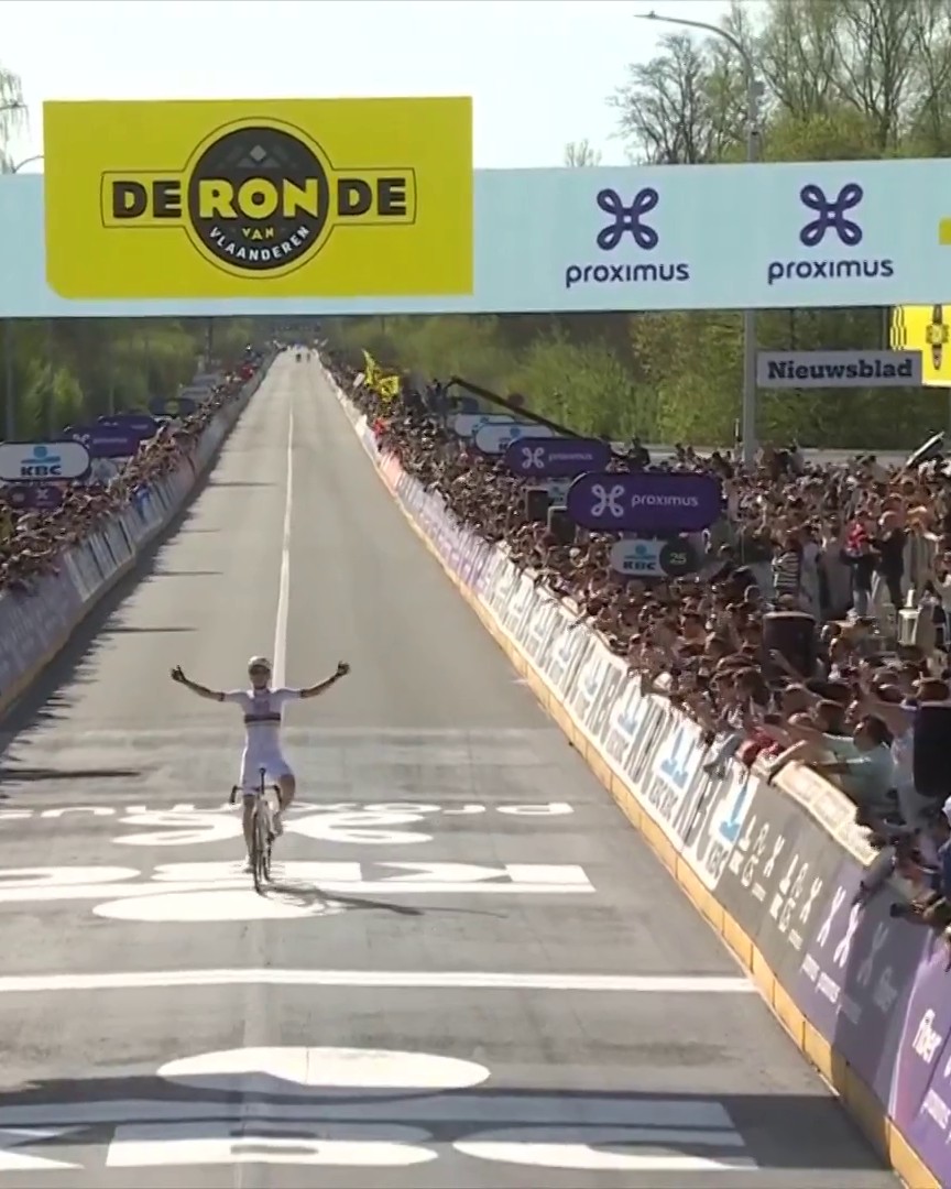 2023✅ 2025✅ Tadej Pogacar vince il secondo Giro delle Fiandre della sua carriera stellare, dominando ancora una volta da assoluto padrone👑 #ciclismo #RVV2025 #Fiandre #Pogacar