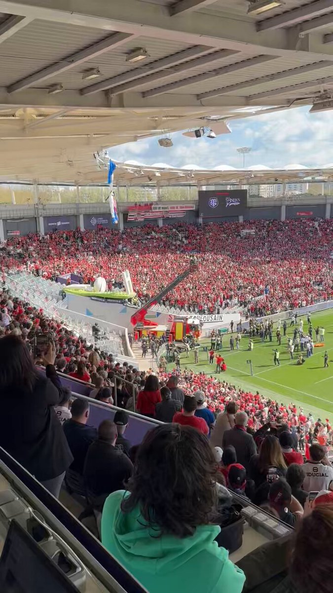 Carnage in Toulouse, a parachutist got caught on the stadium roof, kick off delayed, fire engines arrived to rescue him and he’s waving to the crowd getting them pumped for the game, only in France!