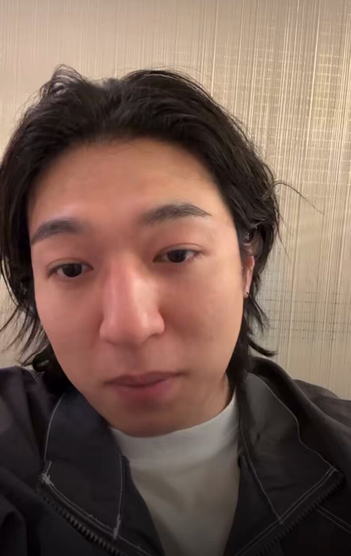 sungjin's ways of overcoming burnout 🐻 "there are two ways, either you take a break right away, or you push yourself even harder. if you push yourself harder, you'll end up taking a break eventually anyway. but if you're still pushing, it probably means you're not completely exhausted yet. there's definitely a stubbornness in admitting about not being able to let go. you might think "can i not even do this? i can do it." but if you keep pushing yourself all the way to the end, i think you'll eventually end up taking a break."