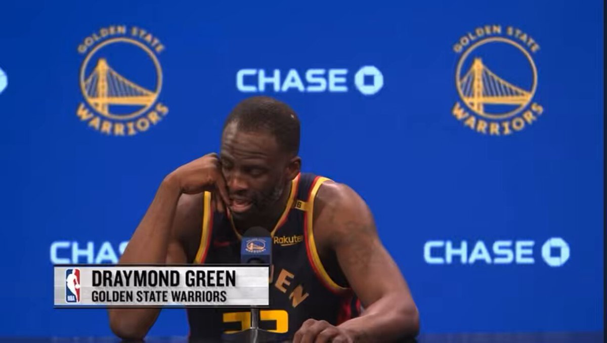 Rapaz Draymond Green depois do jogo contra o Nuggets dizendo que o Stephen Curry PEDIU pro Steve Kerr deixar o Gui Santos em quadra pra fechar o jogo "Ele viu o Gui entrando e disse pro Steve: 'O Gui precisa estar na quadra agora'" Simplesmente 🇧🇷