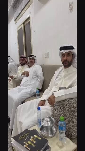 شرفنا الغالي يوسف البيدان مدير عام الهيئة العامة للرياضة السابق وجمع من الرياضيين الأحبة ليلة البارحة سوالف طيبة وصدور وسيعة رغم حدّت النقاش بين الإعلاميين تحديدا خاصة في موضوع مدرب المنتخب بيتزي 🔥 ليلة من أجمل الليالي 💐💐 يوسف عبدالله البيدان