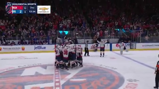 A sight we’ve seen 894 times before this and each and every single time has been in a Capitals sweater. Thank you, O!!!!!!!!