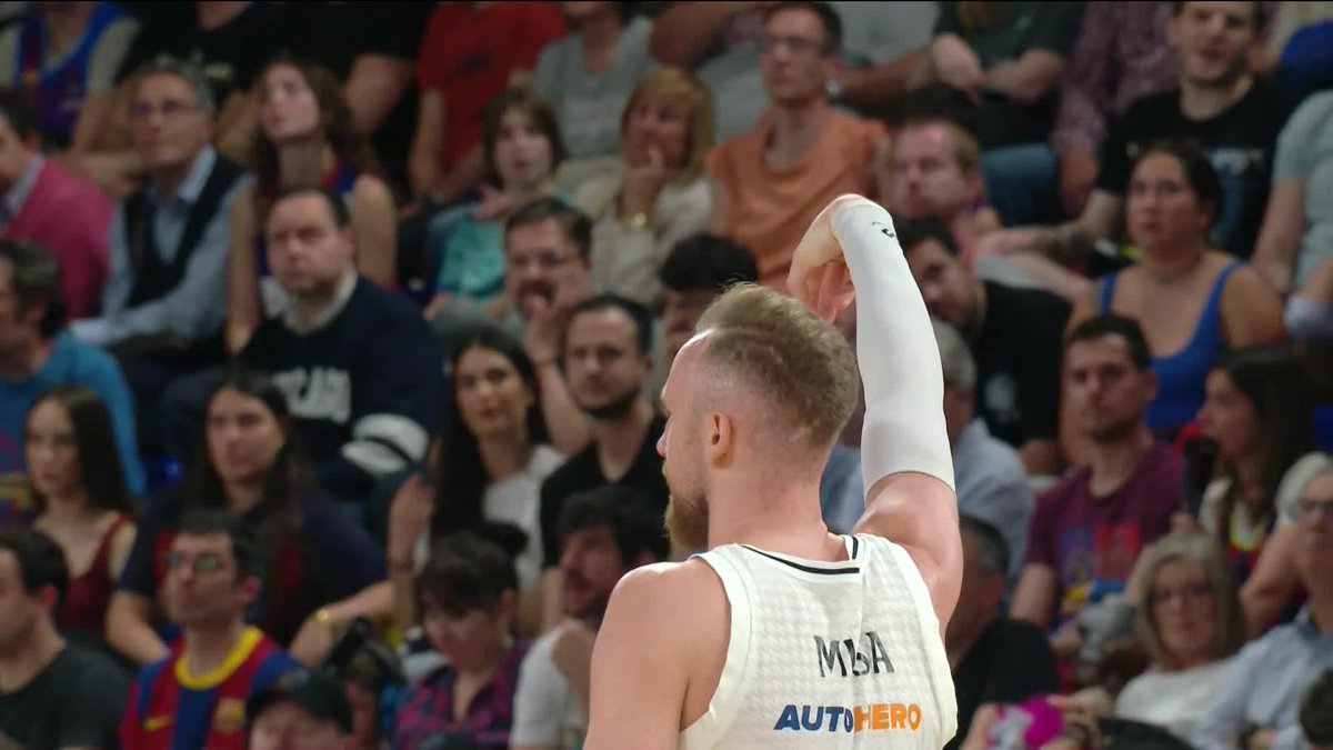 Y AHORA DZANAN MUSA METE ESTE TRIPLAZO 🎯 🇧🇦 Dzanan Musa 📺 Movistar Plus+ | Real Madrid Basket #LigaEndesa | #GameDayMovistar