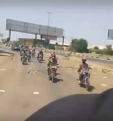 إنزال الشرطه العسكريه لشوارع العاصمه الخرطوم لضبط الأمن وإيقاف النهب