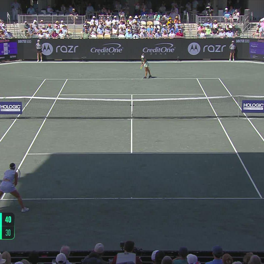 The trophy is in reach 🫴 Jessie Pegula claims the first set 6-3 after a dialed performance! #CharlestonOpen