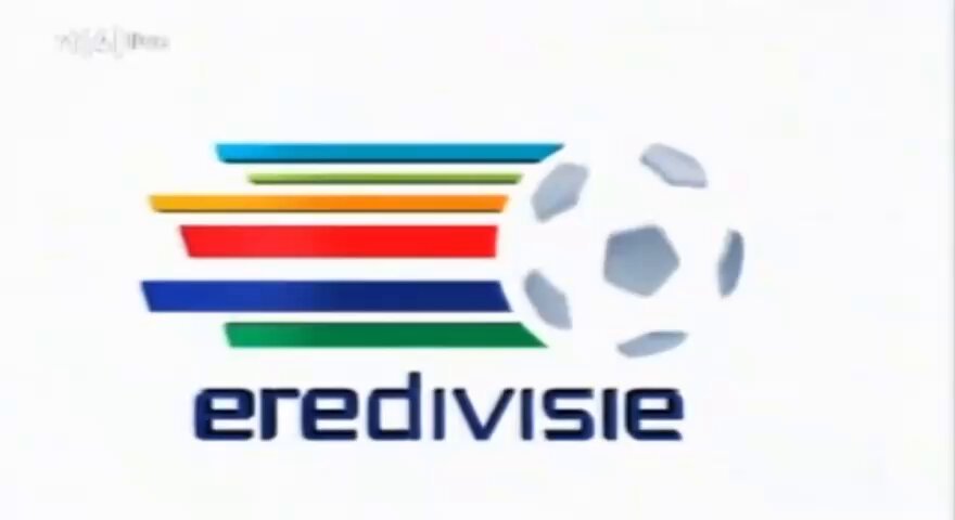 Nu ik mij weer met de eredivisie mag bemoeien. Ik mis deze oude originele tune (was ooit in 2005 gemaakt door Tiësto toch) Laatste jaren steeds meer vervormd met moderne shizzle. En ben die ESPN graphics/scoreboard etc ook wel zat, geef #eredivisie eigen visuals (zoals PL/LaLiga)
