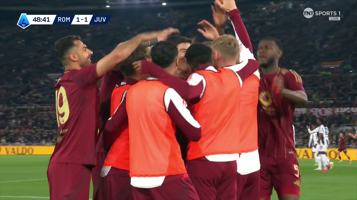 Roma are level! 👊 Di Gregorio saves the initial header from the corner, but he can only push it as far as Shomurodov, who makes no mistake to make it 1-1 from close range! ⚽️ 📺 TNT Sports &amp; discovery+ UK