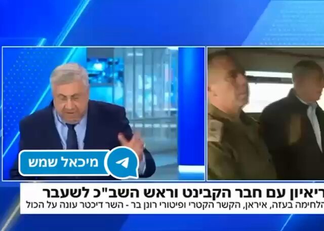 מפה לשם ועם כל הכבוד לביקורת על שב״כ בערוץ 14 הפרשן-יועץ כבר הגיע למחוזות קצת מופרכים בשבוע האחרון: השב״כ הוא גוף אימתני שצריך לפרק אותו גוף של אנשים חמושים עם אמצעי חקירה כמו במרתפי ק.ג.ב השב״כ של רונן בר הוא גוף שמסכן את ישראל