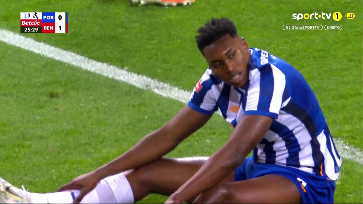 Samu com uma boa chance para empatar a partida ๐ฎโ๐จ #sporttvportugal #LIGAnasporttv #ligaportugalbetclic #FCPorto #SLBenfica