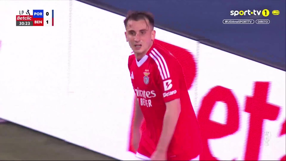 Akturkoglu perto de ampliar a vantagem 😵‍💫 #sporttvportugal #LIGAnasporttv #ligaportugalbetclic #FCPorto #SLBenfica
