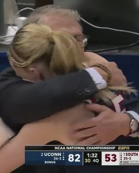 PAIGE &amp; GENO HUG AFTER CHECKING OUT FOR HER LAST TIME 🥹❤️