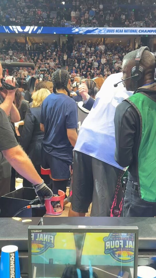 Paige Bueckers &amp; Azzi Fudd emotional after winning the national championship. Both have been thru so much in their careers. Special 🤍