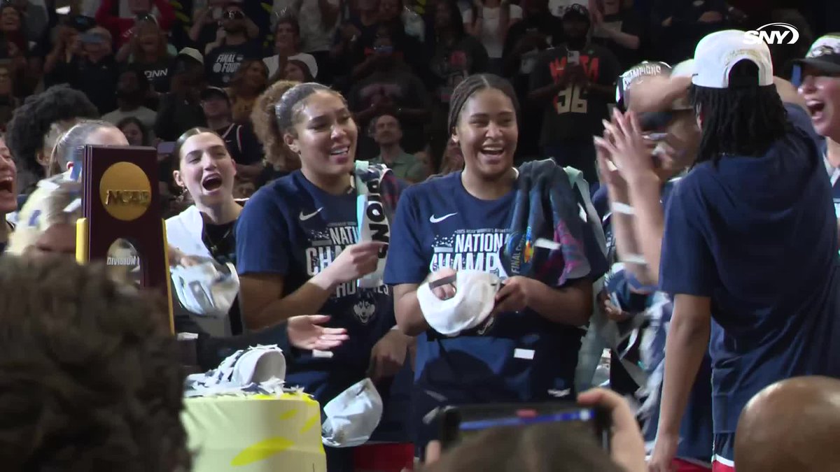 Azzi Fudd is named the Final Four Most Outstanding Player!