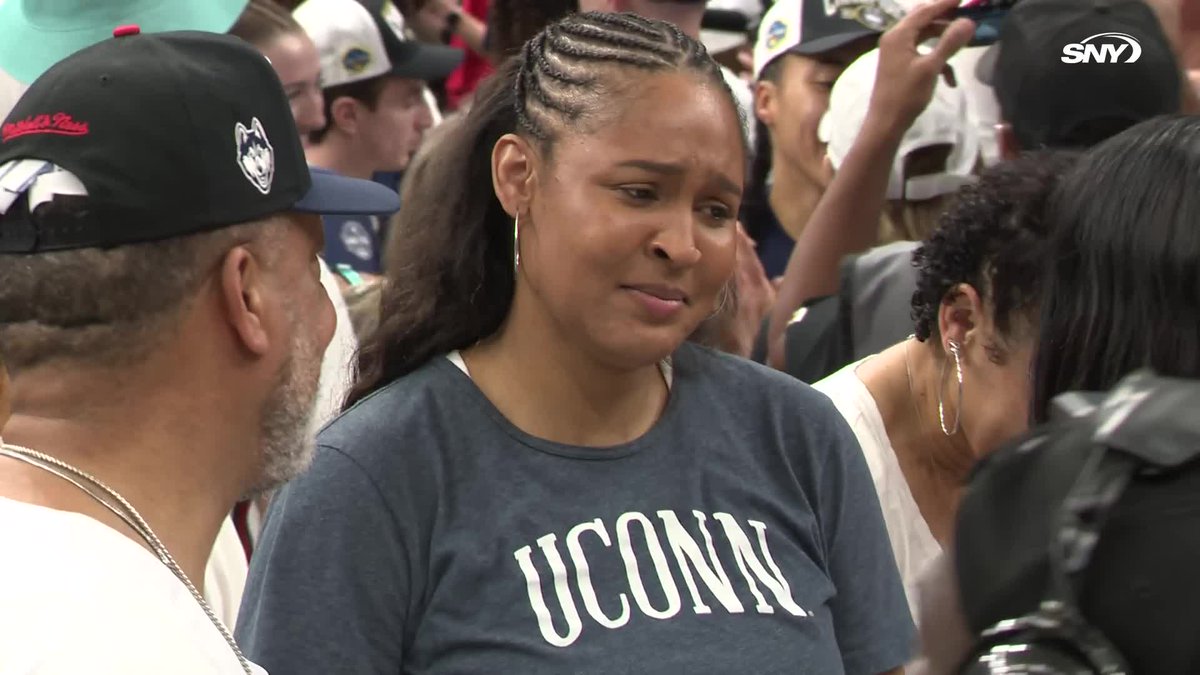 Naismith Basketball Hall of Fame Class of 2025 member Maya Moore in the house to celebrate UConn's title!