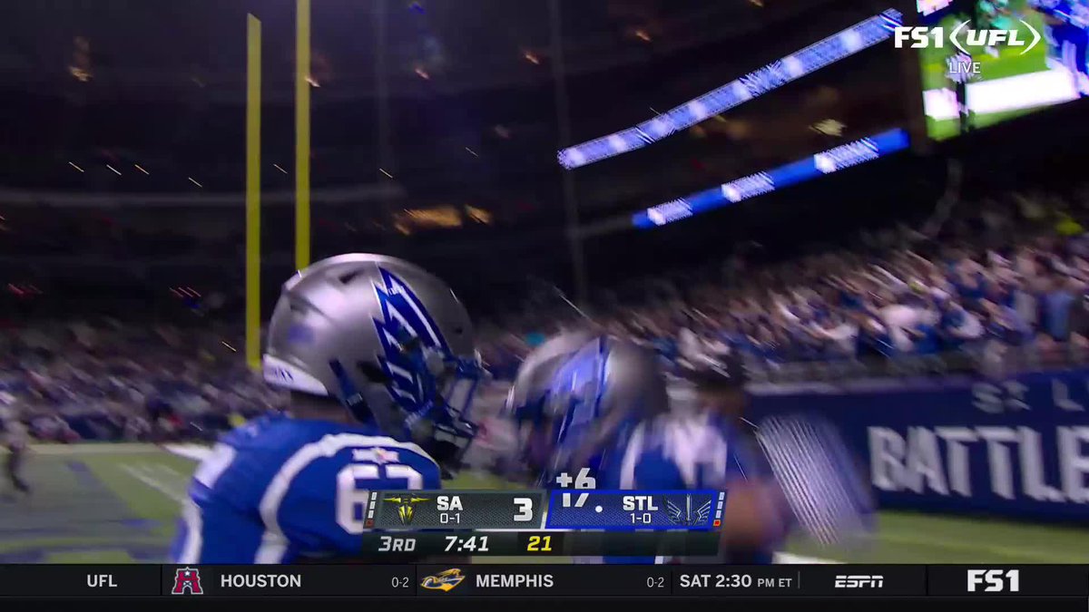 one two THREE touchdowns for saylors 😤