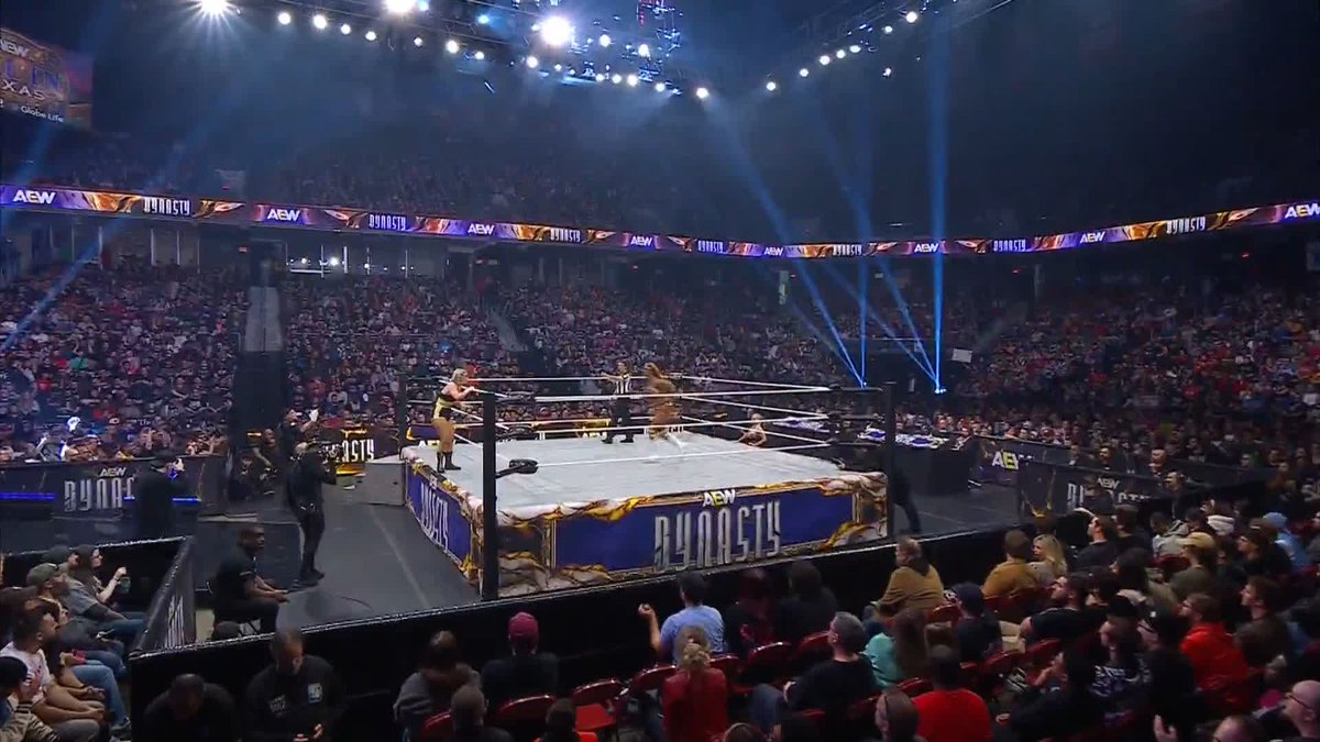 Bayne takes out Luther! Watch #AEWDynasty RIGHT NOW! @MeganBayne | #TimelessToniStorm