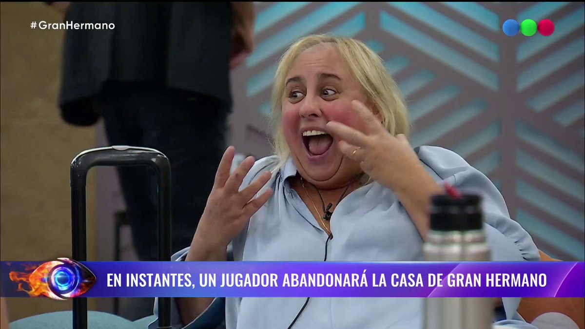 Cruce en vivo entre Eugenia y Selva 🤨 ¿Te animas a activar el sonido de este clip? 🔇 👁 Mirá #GranHermano en y espiá la casa GRATIS las 24 horas por DIRECTV LatinAmerica DGO
