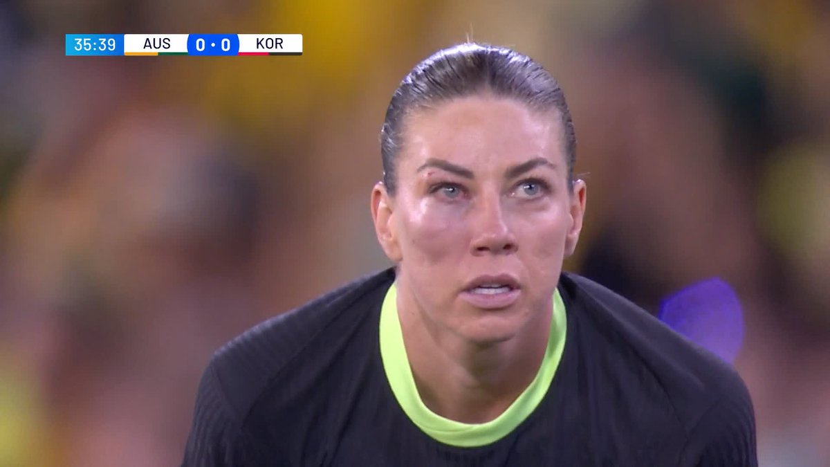 Alanna Kennedy checking out a golfball lump on her face on the big screen 🤕😬 Some real body-on-the-line stuff in the Hunter. #AUSvKOR is LIVE on Paramount+