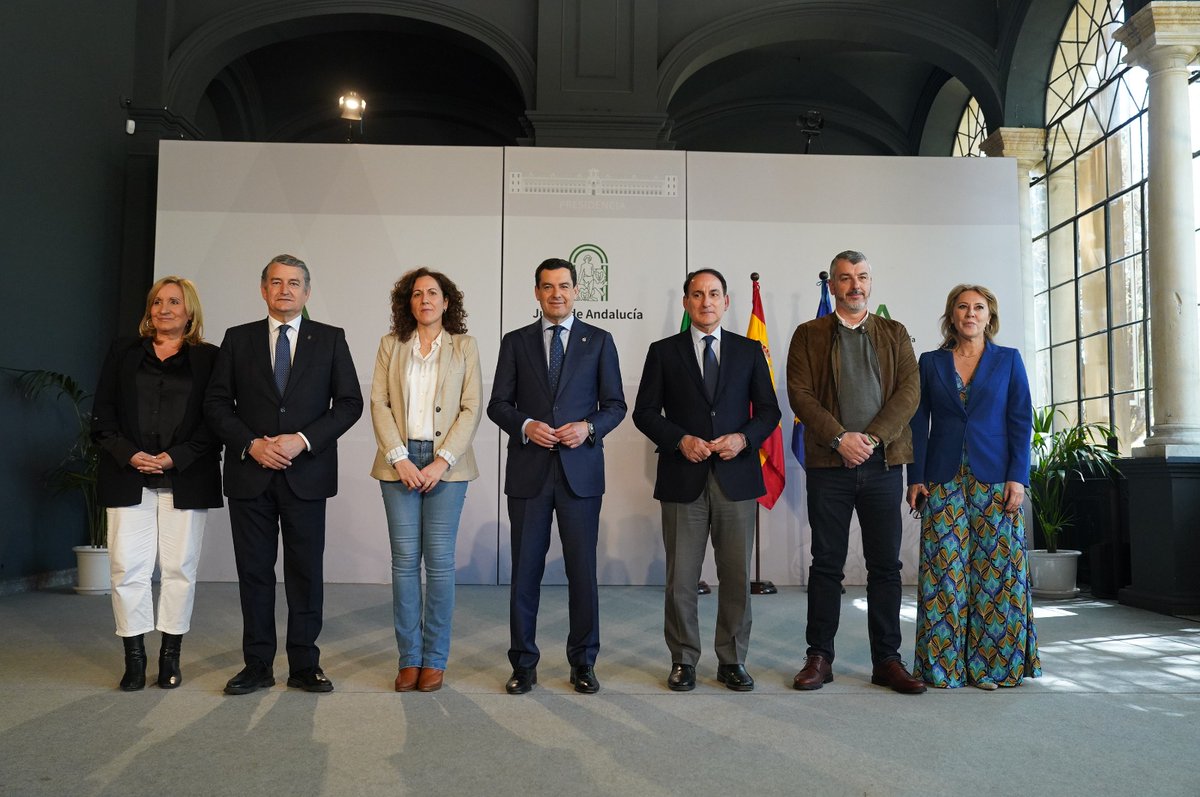 Es momento de la diplomacia inteligente. Apoyamos que la Unión Europea dé una respuesta firme y proporcionada a los aranceles de EEUU, sin renunciar a la vía de la negociación. El Gobierno de España cuenta con la plena colaboración del Gobierno de Andalucía. Serenidad.