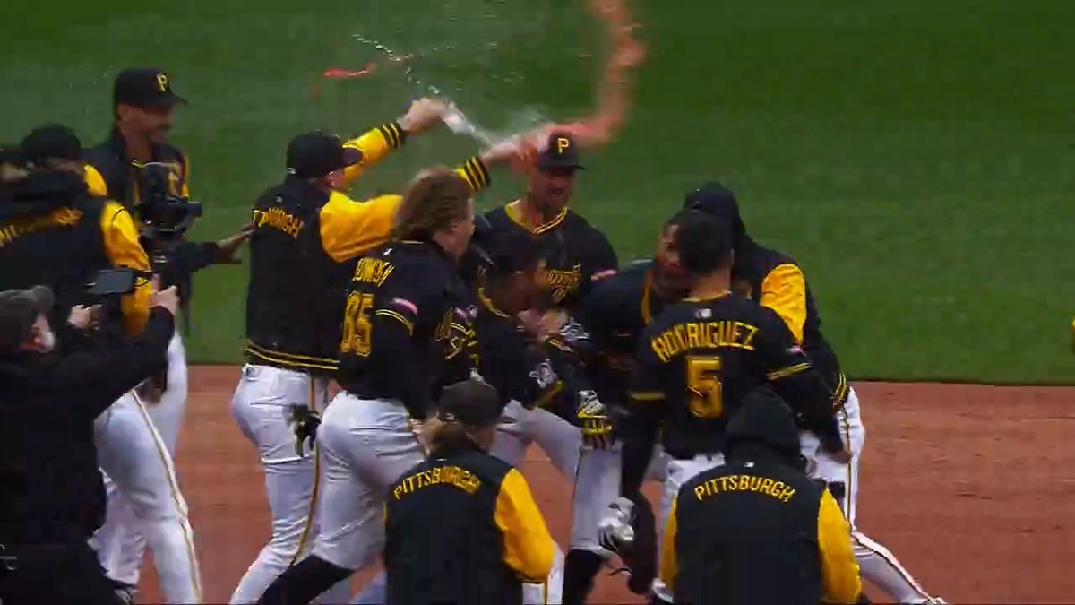 A Phamtastic walk-off from every angle 👀