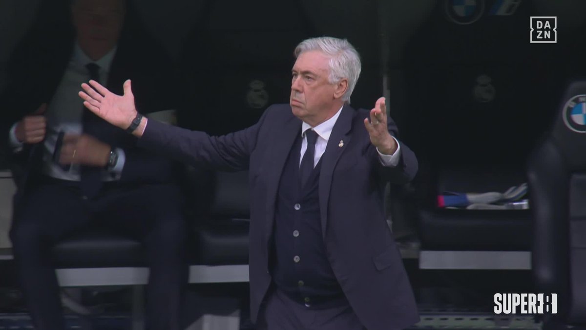 🗣️ "¿Qué hay que chequear? Hay dos contactos" Las quejas de Carlo Ancelotti en el penalti revisado a favor del Real Madrid #Super8