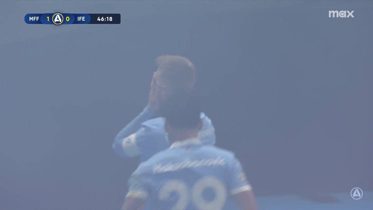1-0 Malmö FF! Kapten Anders Christiansen ger hemmalaget ledningen med sitt 50:e allsvenska mål! 🔵 📲 Se matchen på Max