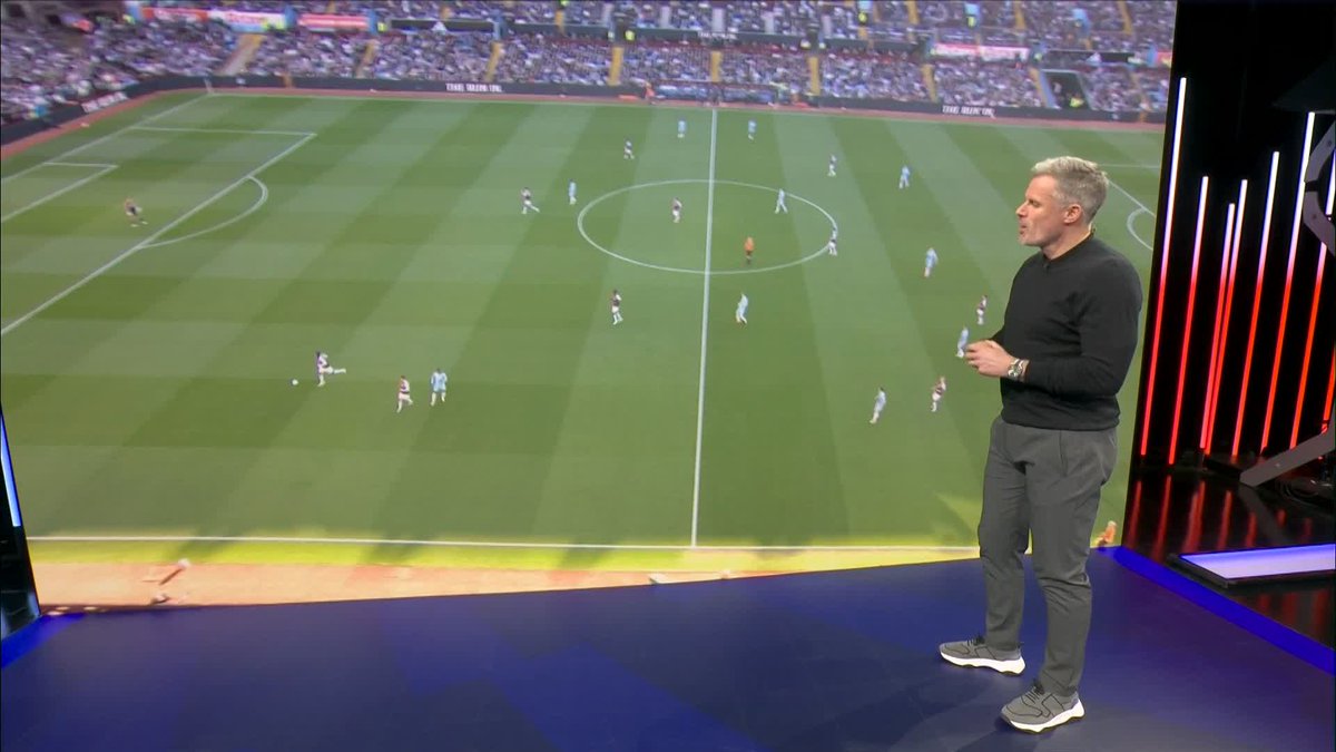 🗣️ "It just seemed to create a little bit of confusion" Jamie Carragher explains where Nottingham Forest's system didn't work when they conceded the first goal against Aston Villa.