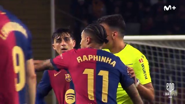 - ''¡Que te calles!'' - ''¿Qué tú piensas que haces? ¡La concha, tu p*** madre!'' 😡 Raphinha y el asistente. #ElDíaDespués