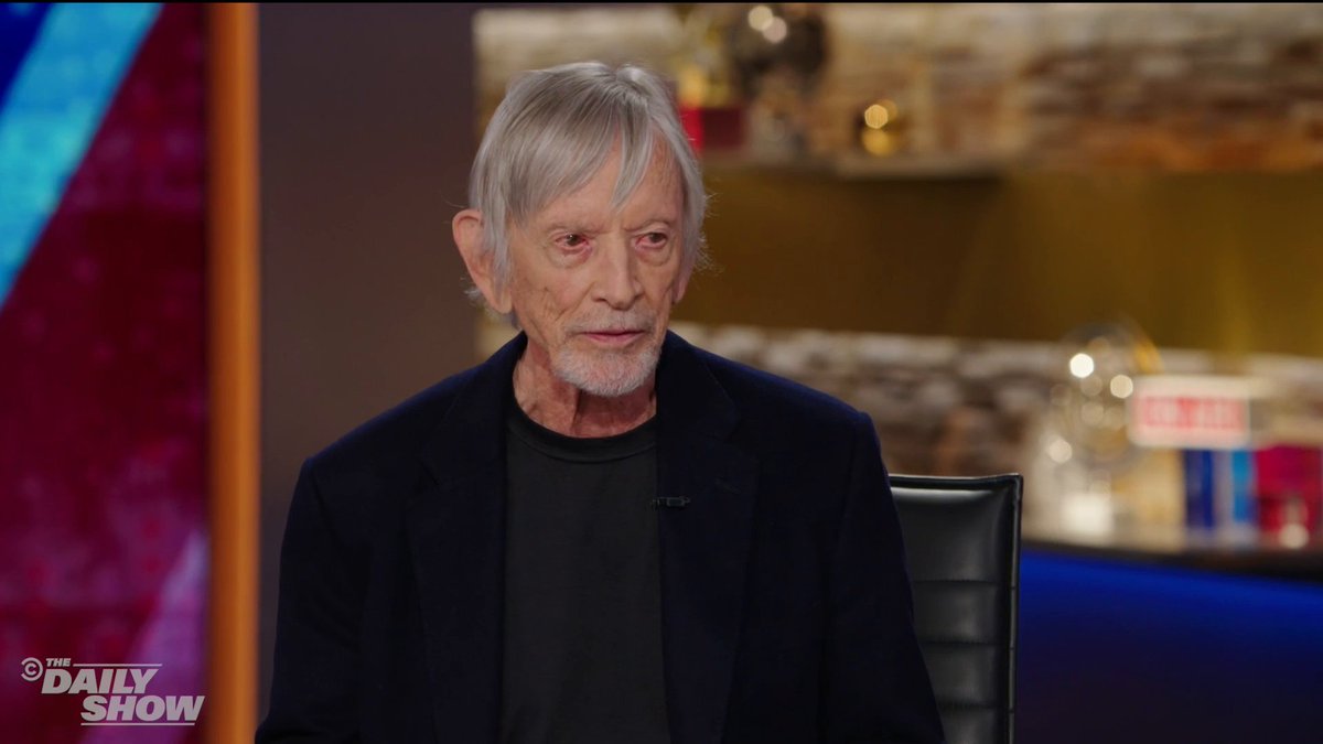 Scott Glenn shares how he used the wisdom he received from Marlon Brando to prepare for "The White Lotus"