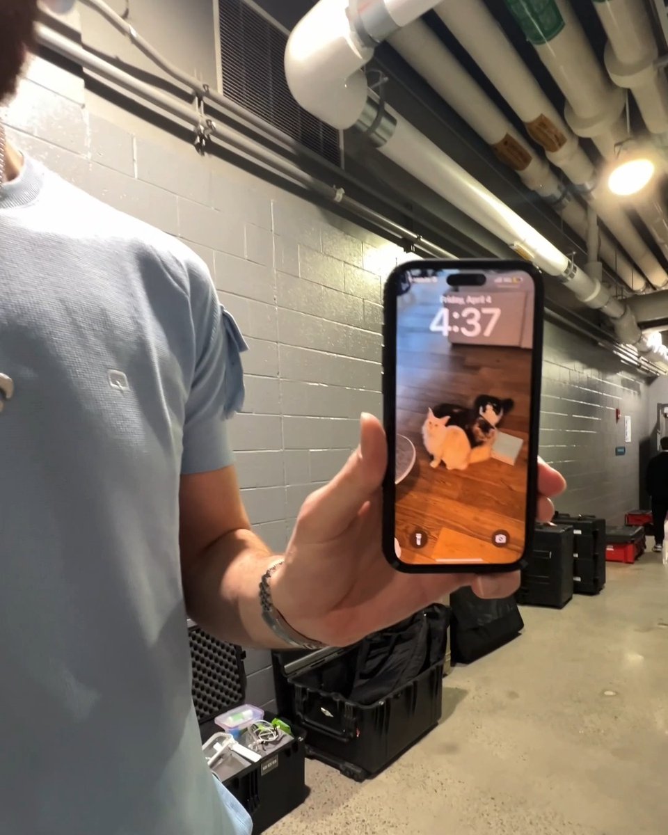 asked the guys to see their phone background 🤳 — Gatorade