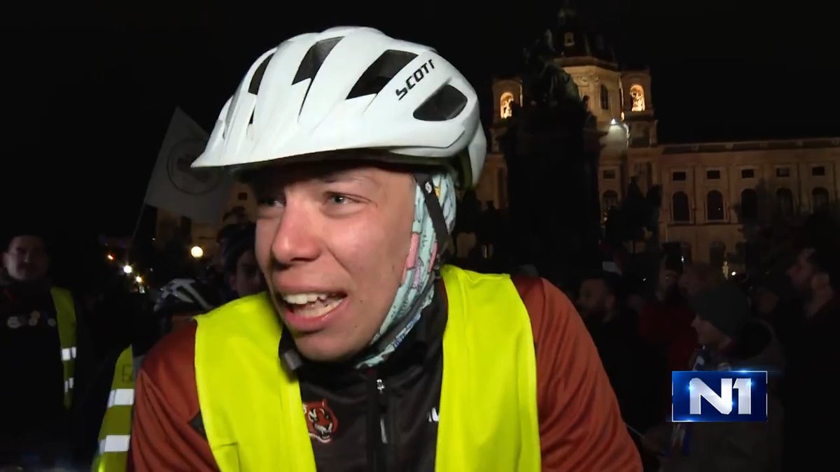 "Dolazi neko lepo vreme, ljudi". -Student biciklista emotivan po dolasku u Beč