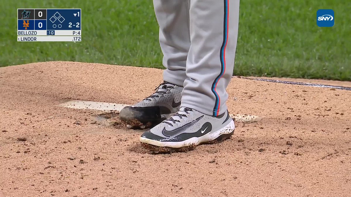 The pitch clock countdown is back at Citi Field ⌚ And Francisco Lindor gets a leadoff hit!