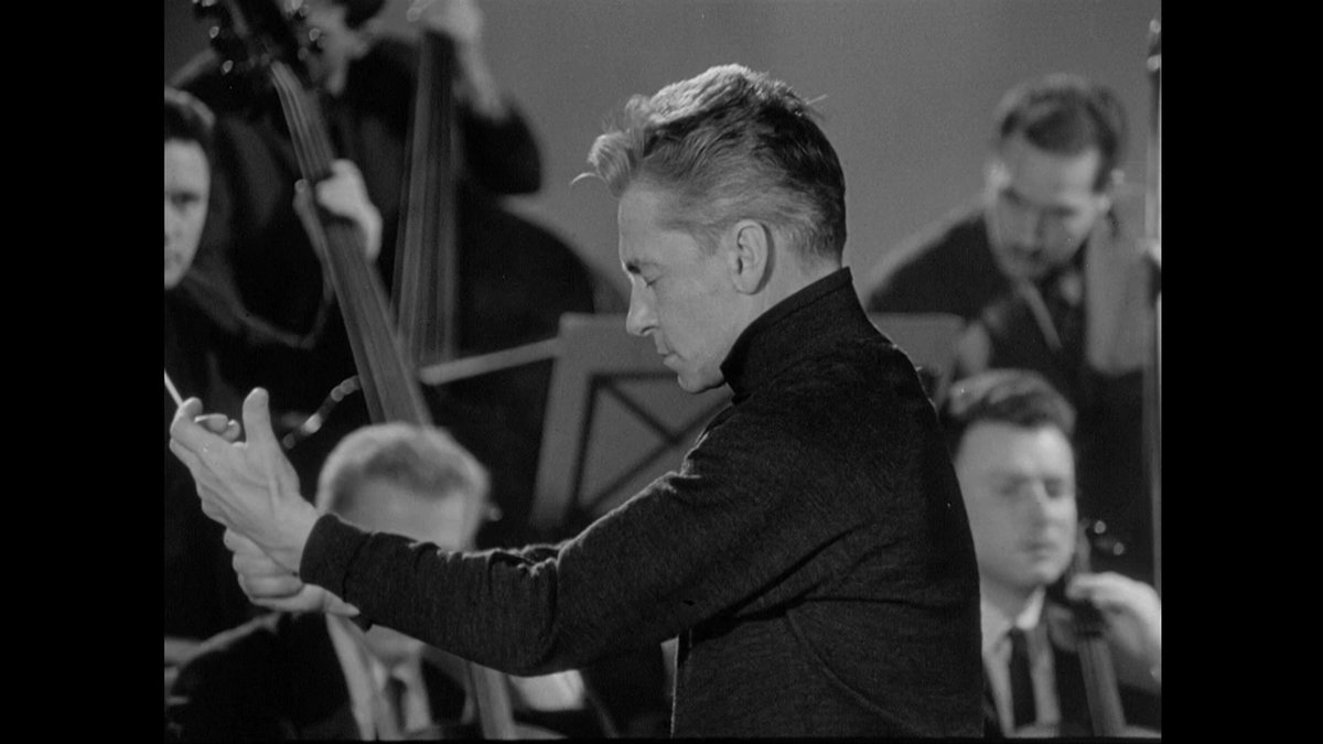 ☝️🎵1938年4月8日、ヘルベルト・フォン・カラヤンがベルリン・フィル・デビューを果たしました。この日を記念して、カラヤン指揮によるドヴォルザークの交響曲第9番《新世界より》をお聴きください。1966年の映像です。全編はデジタル・コンサートホールでご覧いただけます。