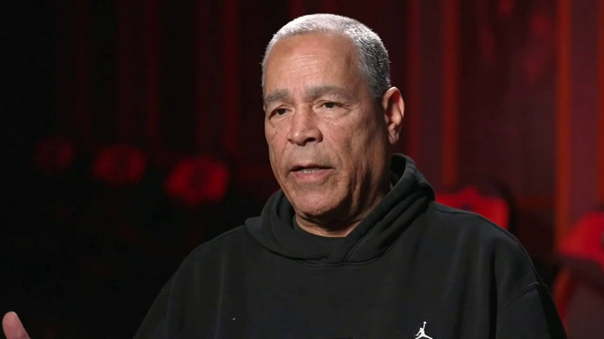"I'm glad that whatever time that I have left coaching this game, I'm glad that I'm doing it with my family." ❤️ Kelvin Sampson joins Rece Davis ahead of the national championship.