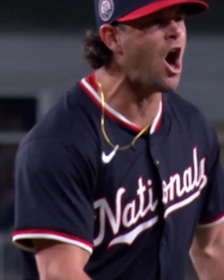 THE @NATIONALS CLOSE OUT THE WIN! 🗣️ (MLB x Corona USA)