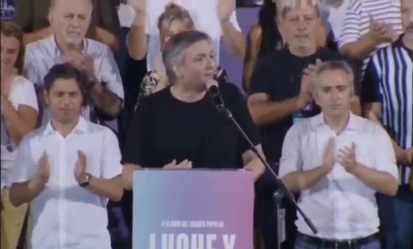 Cómo olvidar ese acto en el que Máximo estuvo todo el discurso de Axel haciendo gestos de desaprobación y después lo bardeó gratis con la chicana más boluda que podés escuchar en una elección universitaria.