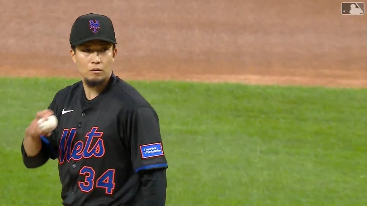 【 #メッツ 】 #千賀滉大 が今季初勝利✅ 5回0失点!4個の三振を奪うピッチングでマーリンズ打線を圧倒しました👻 #日本人選手情報