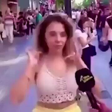 Bize Geri zekalı diyerek Beynimizi emcükleyenler CHP tarafından kullanılma süresi dolan bir ilaç kutusu misali Çöpe atılmıştır Şifa niyetine Yaralı parmağa bile işemeyecek olan CHP için Kendinizi sokağa atmayın CHP halkçı değil Çıkarcıdır Öpmediği bülbülün sesini dinlemez