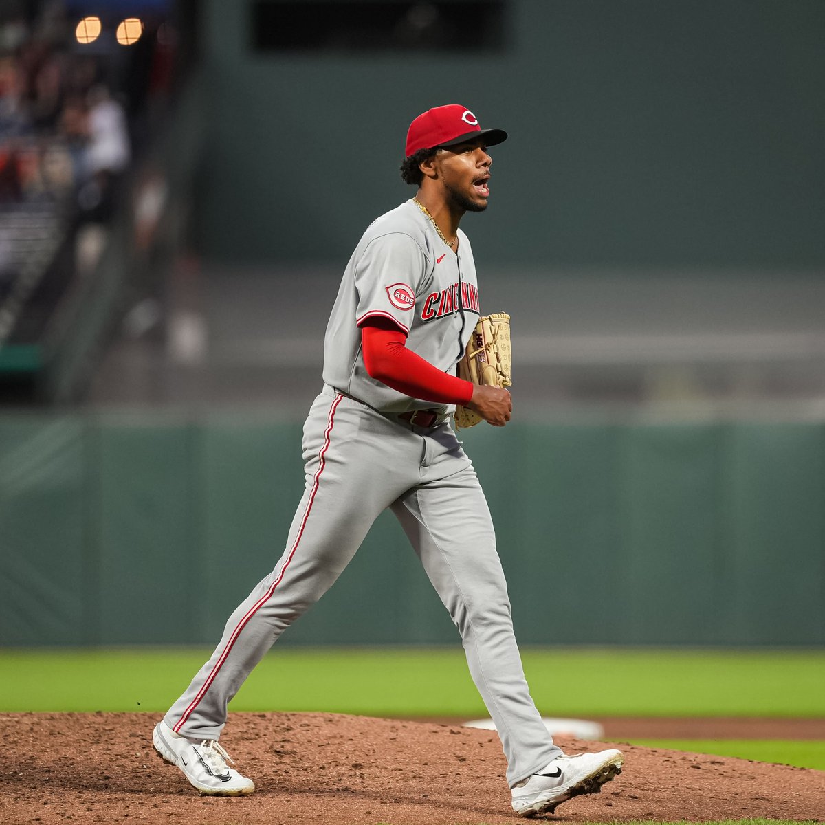 You glove to see it.