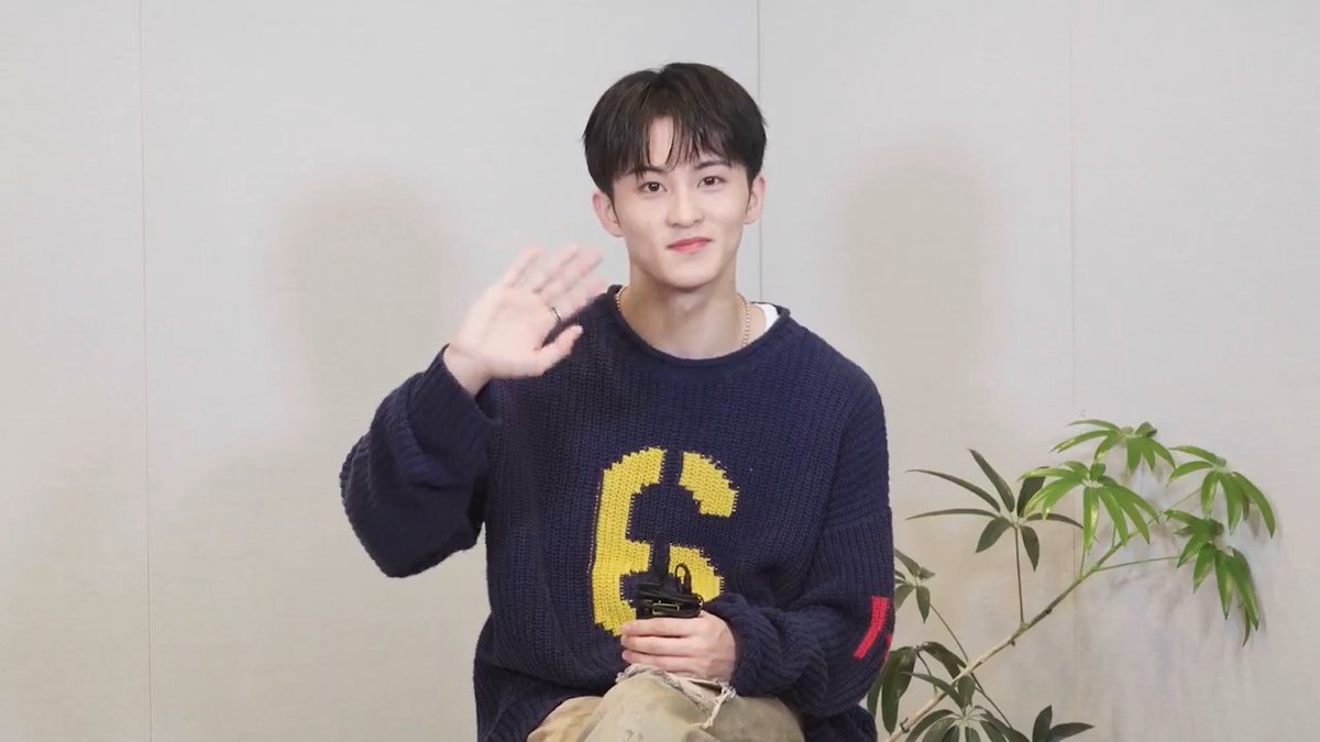 ◤New Release◢ #NCT の #MARK が1stソロアルバム "The Firstfruit - The 1st Album" をリリース🎧 タイトル曲 "1999" など、マークの人生の軌跡が集約された1枚! HAECHANやLee Young Jiとのコラボ曲も注目✨ ▶︎ NCT_OFFICIAL_JP #NCT127 #NCTDREAM