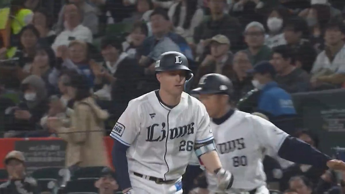 #ネビン 選手の犠飛ですぐさま同点! 先頭でヒットを放った #長谷川信哉 選手も好走塁を見せます! #埼玉西武ライオンズ #seibulions #ALLONE #圧倒的至近距離