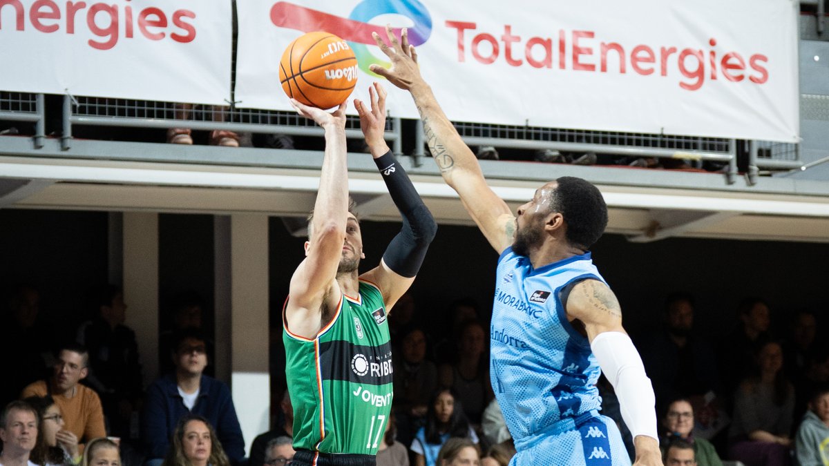 SAM. 𝘿𝙄𝙉𝘼𝙈𝙄𝙏𝘼. DEKKER 🧨 ¡El recital triplista de Sam Dekker para ayudar a la victoria verdinegra ante MoraBanc Andorra: 6⃣ TRIPLES! 🎯 #LigaEndesa | #GameDayMovistar | Club Joventut Badalona