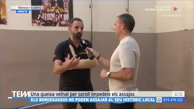 🔴 "No podem fer castells al nostre local perquè una veïna s'ha queixat del soroll" Els Bordegassos de Vilanova de Vilanova i la Geltrú lamenten que han hagut de buscar una alternativa a correcuita i assagen en una església #TotEsMou3Cat ▶