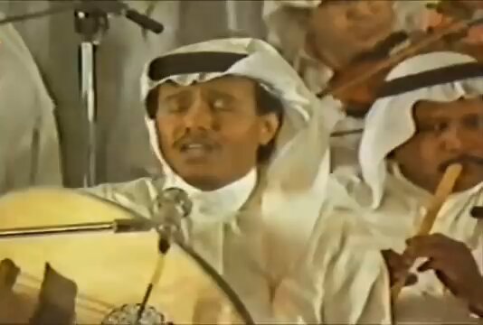 عذوبة الصوت وجمال الكلمات والألحان ..